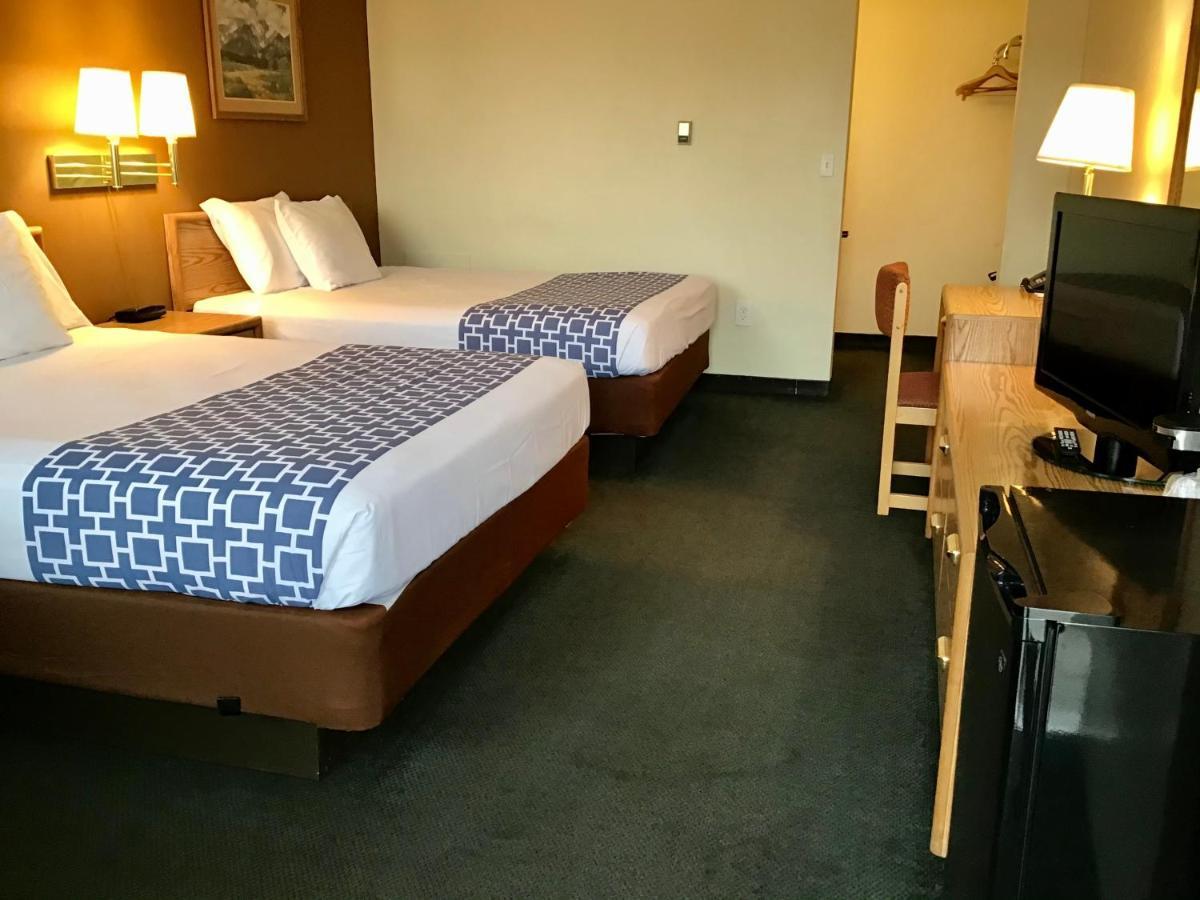 Travelodge By Wyndham Powell Exteriér fotografie